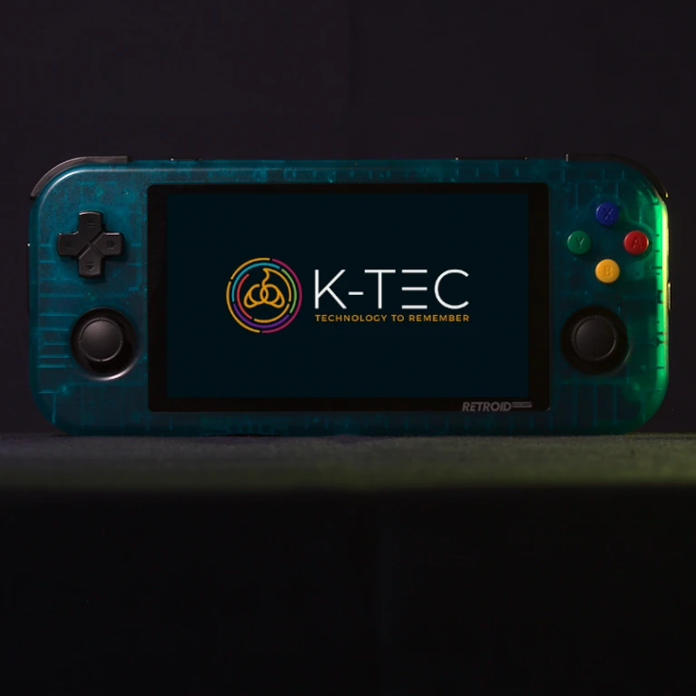 Retroid Pocket 3 Plus retro handheld games console in Clear Blud